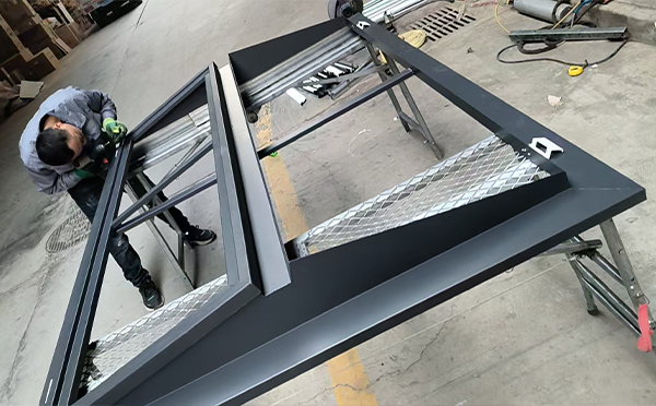 向阳街道排烟窗