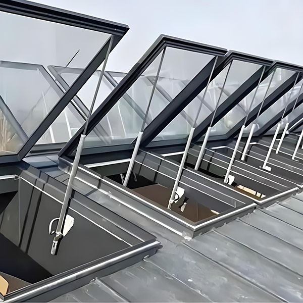 消防向阳街道排烟窗