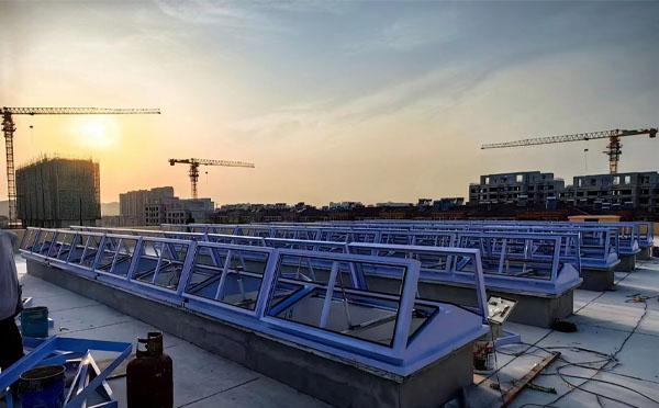 消防向阳街道排烟窗工作原理