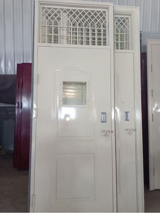 向阳街道学校教室门