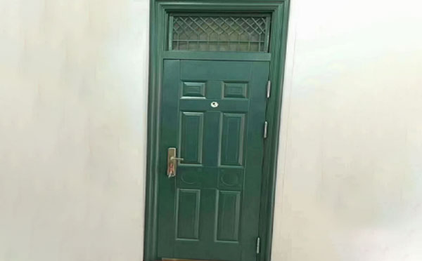 向阳街道学校教室门