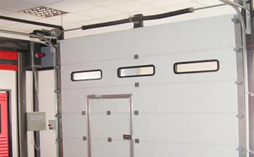 向阳街道工业提升门的安装方法