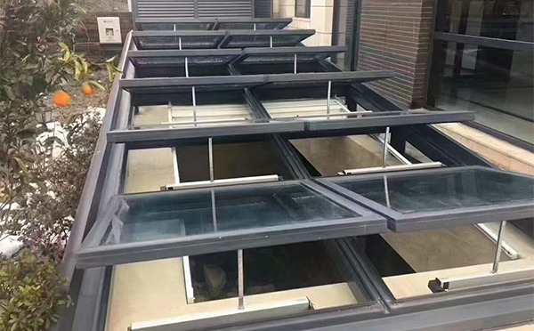 某轨道交通车辆维修车间向阳街道排烟窗应用