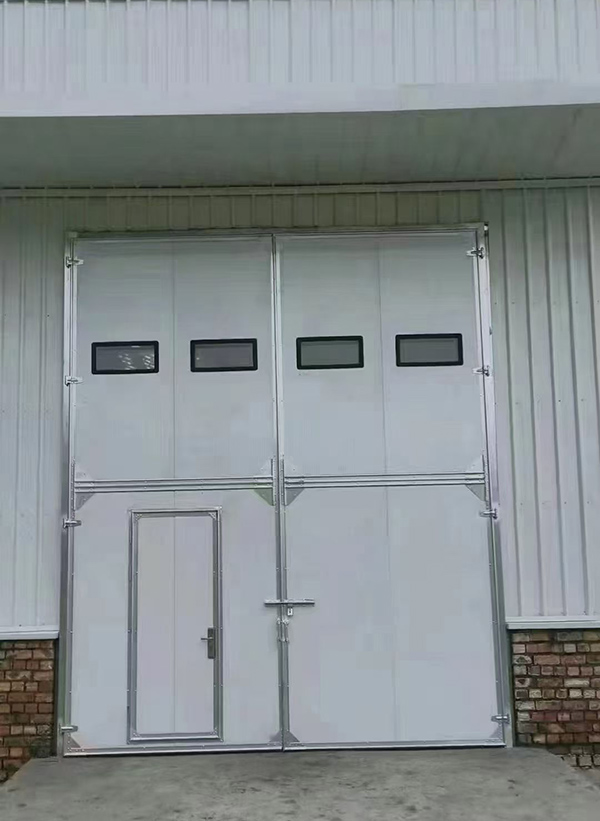 向阳街道工业门在设备装配车间出入口的实施记录