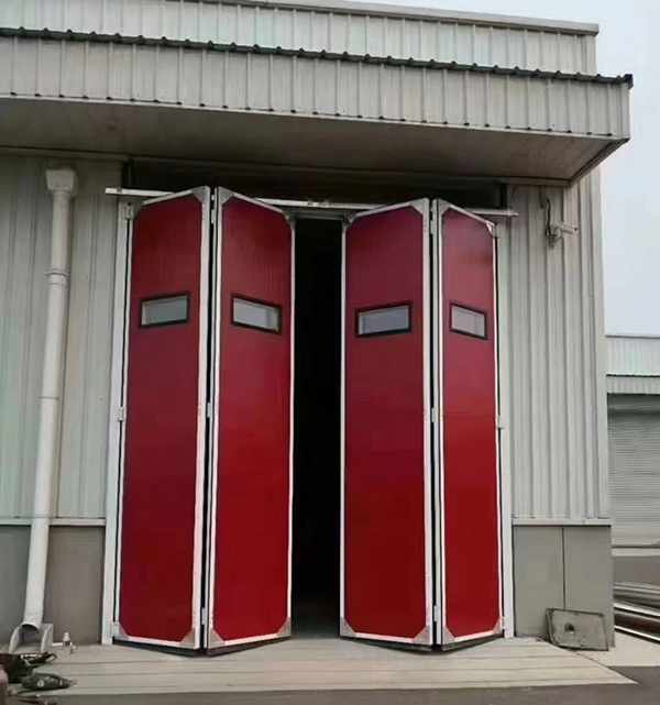 向阳街道工业折叠门在大型装配车间出入口的应用实例