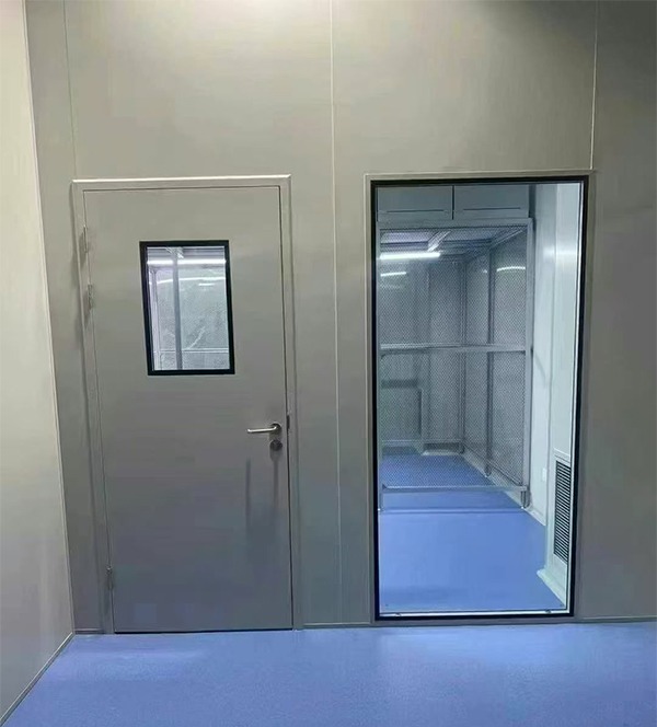 学校教学楼完成向阳街道防火门标准化安装