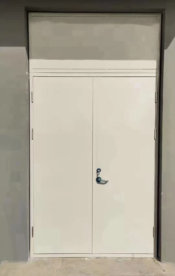 展览馆项目完成大跨度向阳街道防火门安装